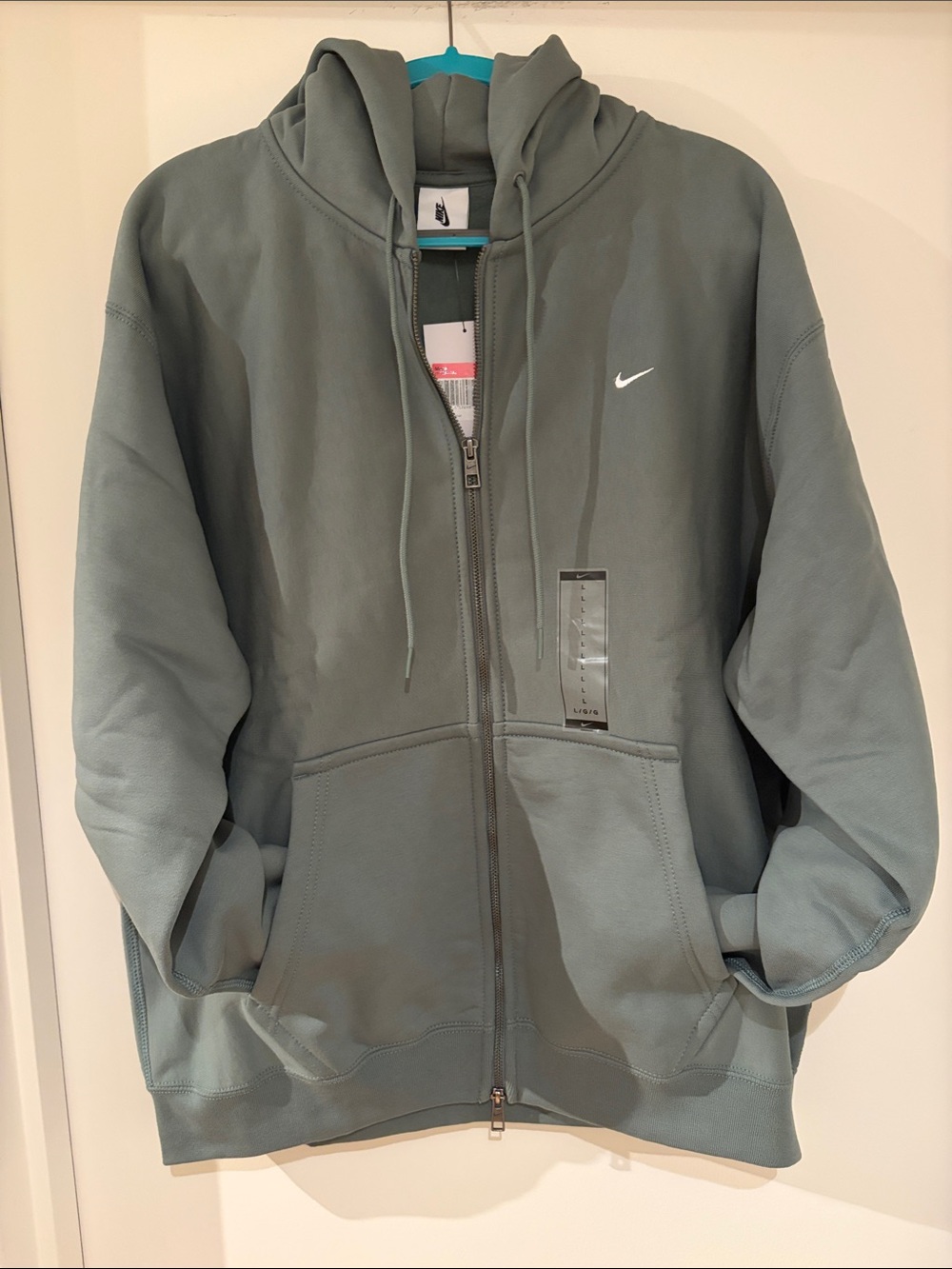 Mens Nike full front zip up hooded sweatshirt. NWT. Size Large. Beautiful Green
